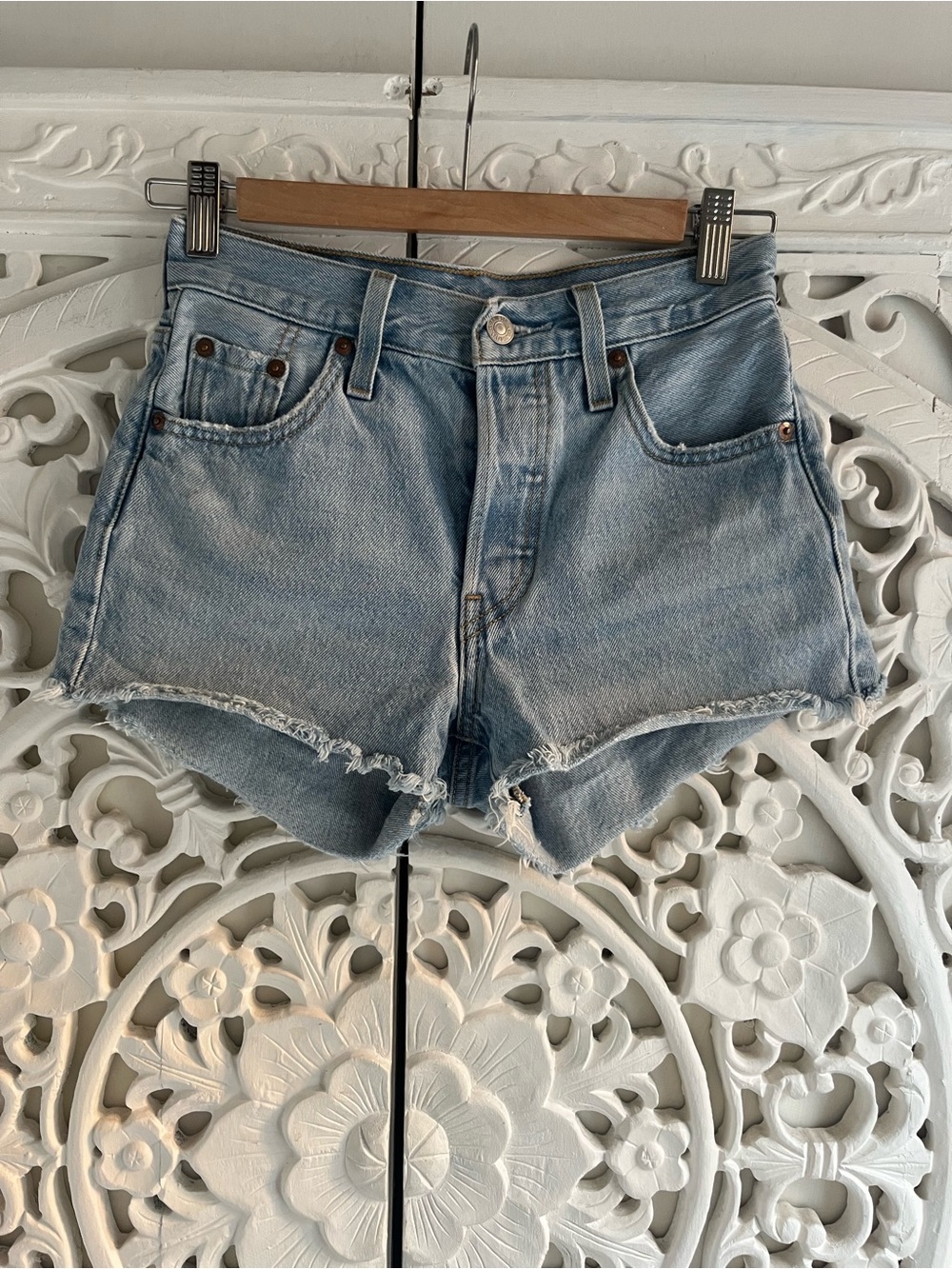 Levi’s 501 Original High Rise Cut Off Denim Shorts Light Wash W23